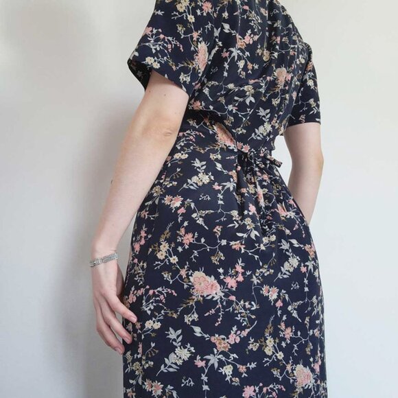 Vintage 90s short-sleeved button-up dainty floral maxi dress - Picture 8 of 16